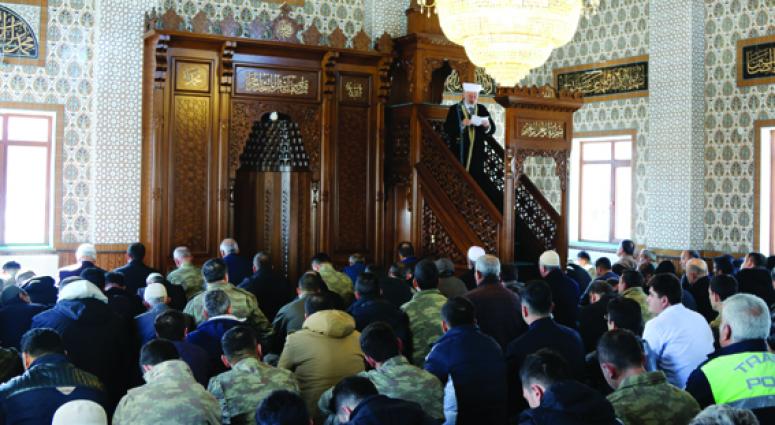 Mehmetçik Camii'nde ilk Cuma…