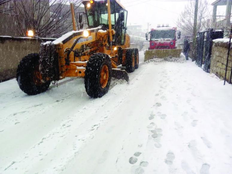 İpekyolu Belediyesi'nden karla mücadele çalışması…