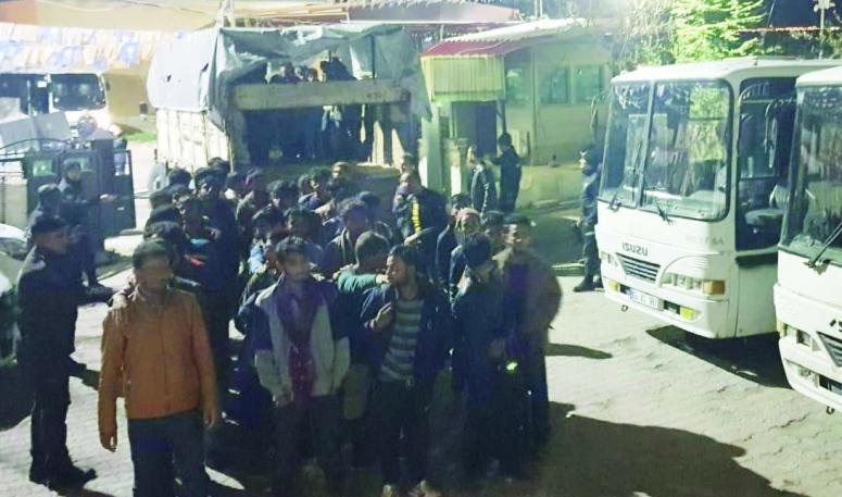 Edremit'te 113 düzensiz göçmen yakalandı