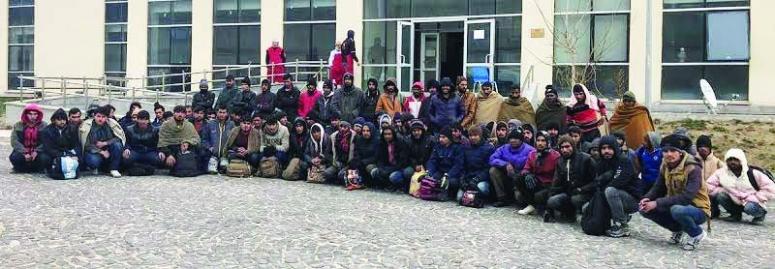 Başkale'de 130 kaçak göçmen yakalandı
