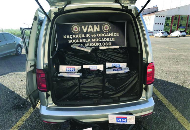 Şüpheli araçta 9 bin paket kaçak sigara ele geçirildi