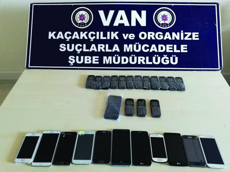 İpekyolu'nda 51 adet kaçak telefon ele geçirildi 
