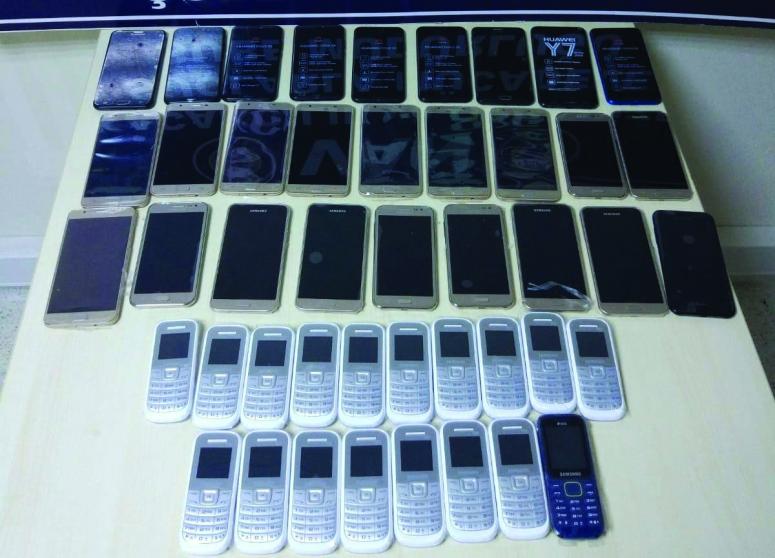 Van'da 62 adet kaçak cep telefonu ele geçirildi 