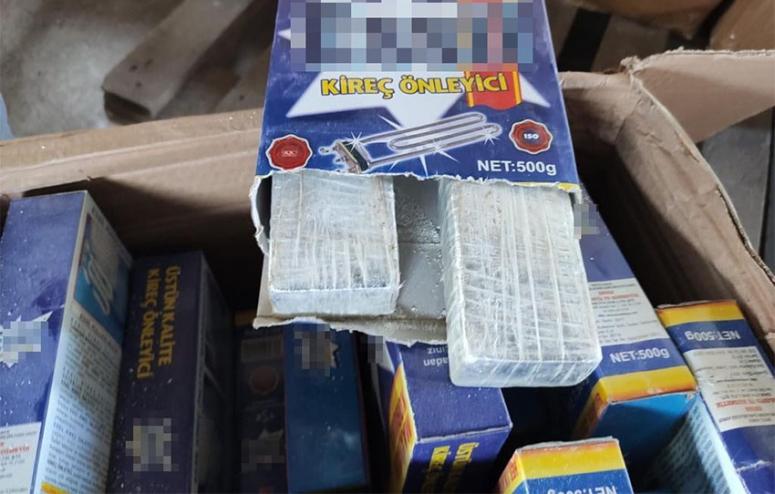 'Kireç önleyici' yazılı paketlerden, 82 kilo eroin ele geçirildi