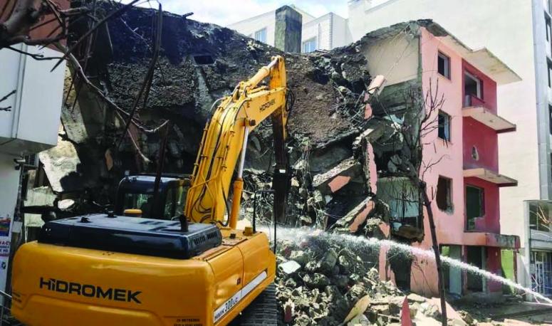 İpekyolu Belediyesi müftülük binasını yıktı