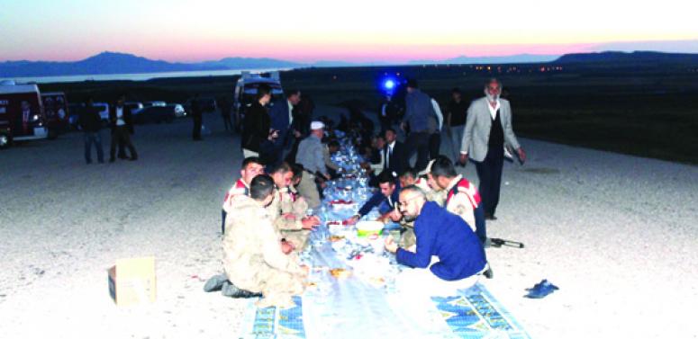 Saadet Partisi'nden çevre yolunda iftar 