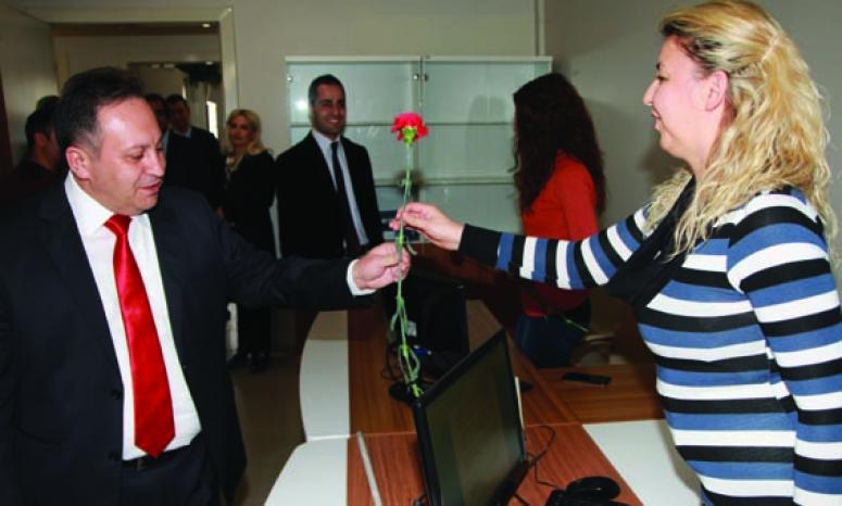 Akdoğan, kadın personellerin gününü kutladı