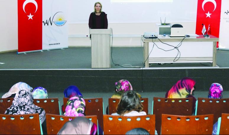 Van Büyükşehir'den 'Beden dili ve diksiyon eğitimi' semineri 