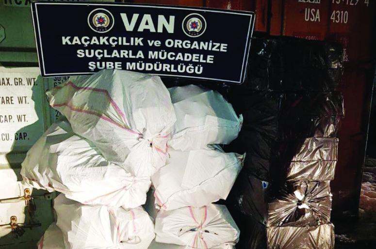 Tuşba'da 13 bin 500 paket kaçak sigara ele geçirildi 