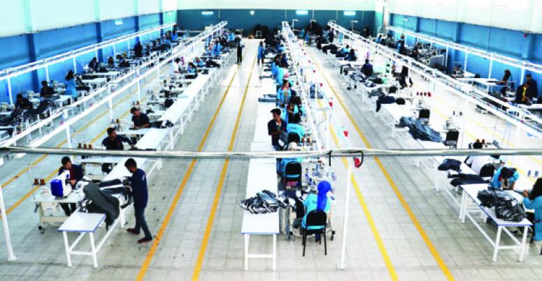 Van'da açılan tekstil fabrikası 110 kişiye ekmek kapısı oldu 