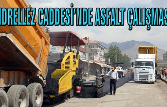 Büyükşehir, Hıdrellez Caddesi’nde asfalt serimine başladı