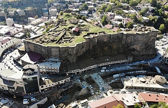 2 bin 500 yıllık Bitlis Kalesi’nde yeni surlar ve yürüyüş yolları yapılıyor