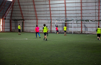 Gürpınar'da kurumlar arası futbol turnuvası başladı