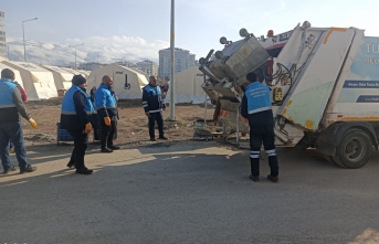 Tuşba Belediyesi, deprem bölgesinde çalışmalarını sürdürüyor