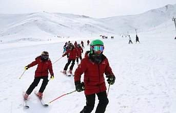 Van’da kayak sezonu 2 ay geç başladı