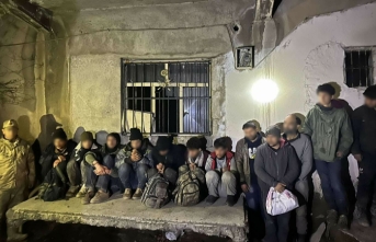 Van'da şok eve baskın: 13 göçmen yakalandı