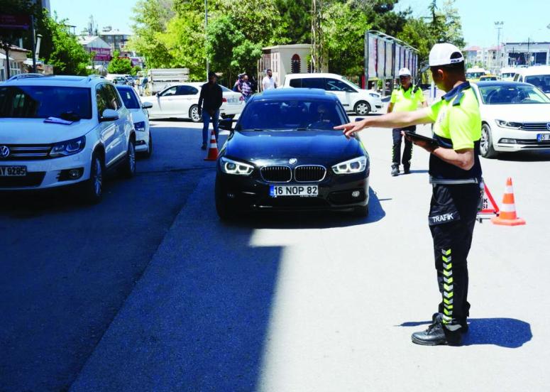 Van'da 'Türkiye huzur ve trafik uygulaması' 