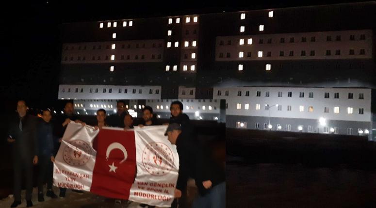 Van'da öğrencilerden Mehmetçiğe koreografili destek 