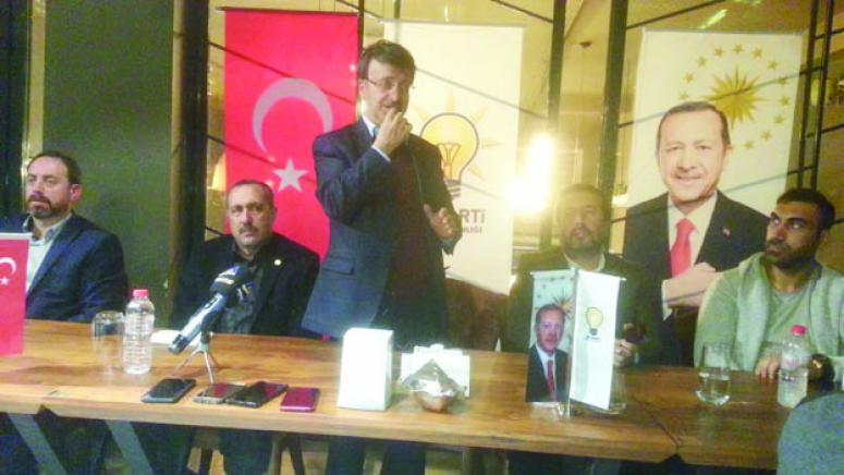 Türkmenoğlu ve Arvas gazetecilerle bir arada…