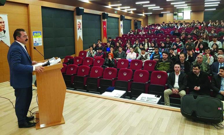 Tuşba'da öğrencilerin başarısını artırmaya yönelik seminer…