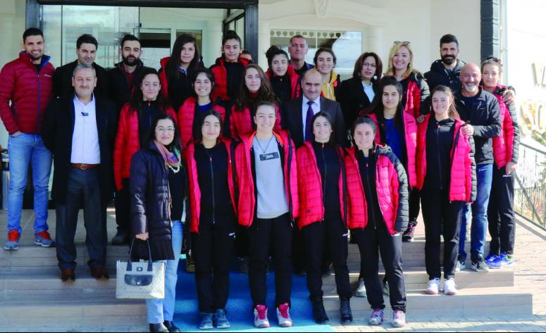 B.Vanspor Kadın Voleybol Takımı şampiyonluk maçına çıkıyor 