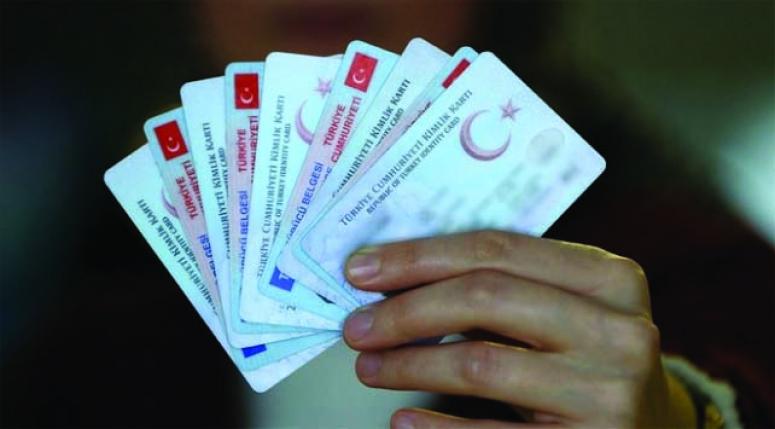 Bir yılda 2 bin 611 yabancı yatırımcı Türk vatandaşı oldu