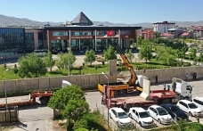 Büyükşehir’in etrafındaki beton bariyerler kaldırılıyor