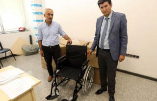Büyükşehir'den 16 engelliye tekerlekli sandalye…