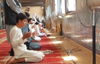 Afganistan'da Ayasofya Camii için şükür namazı...