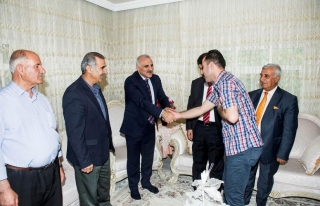 Vali Zorluoğlu, şehit aileleri ile bayramlaştı
