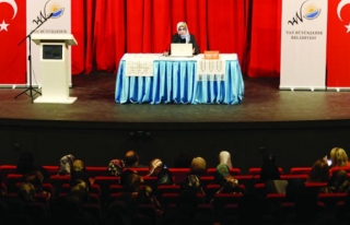 Psikokog-Yazar Laçin, Van'da konferans verdi