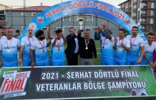 Serhat Dörtlü Final şampiyonu Van ekibi...