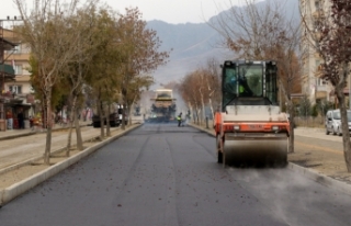 Büyükşehir, Erek Dağı Caddesi’ni asfaltlıyor