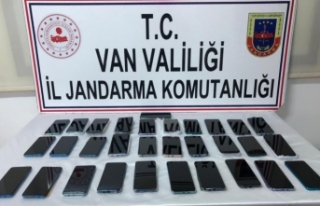 Van’da 31 adet kaçak cep telefonu ele geçirildi