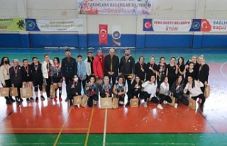 İpekyolu'nda Kadınlar Voleybol Turnuvası sona...