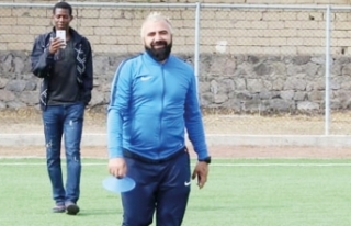 Vanlı antrenör Belli, Tatvan Belediyespor'la...