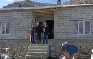 Selden evi yıkılan Rabia Acar yeni evine kavuştu