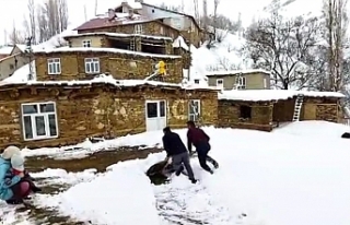 Çatbayır Mahallesi'nde kar kalınlığı 50...
