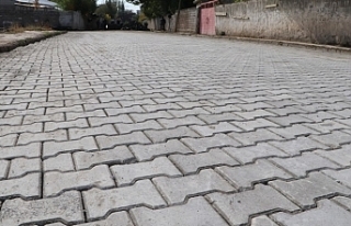 Erciş Belediyesi, beton parke taşı ile yol kaplaması...