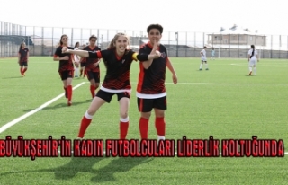 Büyükşehir'in kadın futbolcuları liderlik...