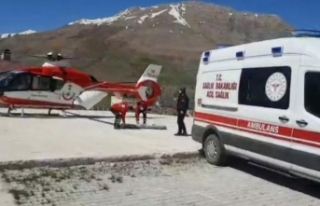 Kalp hastası vatandaş ambulans helikopterle hastaneye...