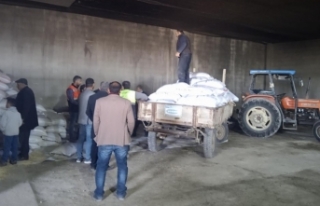 Özalp'ta çiftçilere 100 ton arpa dağıtımı