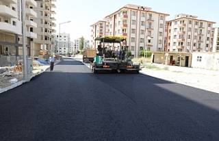 İpekyolu’ndaki mahallelere sıcak asfalt