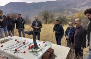 Van depreminde hayatını kaybeden Gazeteci Emir,...