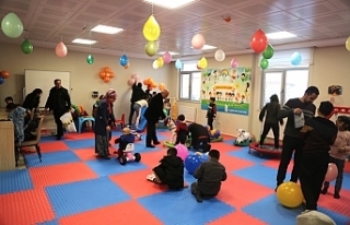 Tuşba’da depremzede çocuklar için oyun parkı