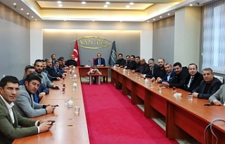 Başkan Kandaşoğlu: Meclis başkanının artistliği...