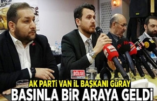AK Parti Van İl Başkanı Emre Güray basınla bir...