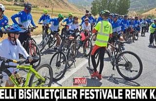 Engelli bisikletçiler festivale renk kattı