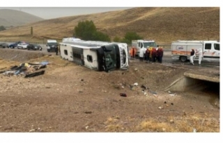 Van otobüsü kaza yaptı: 7 ölü