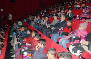 Tuşba'daki öğrenciler sinema ile buluştu